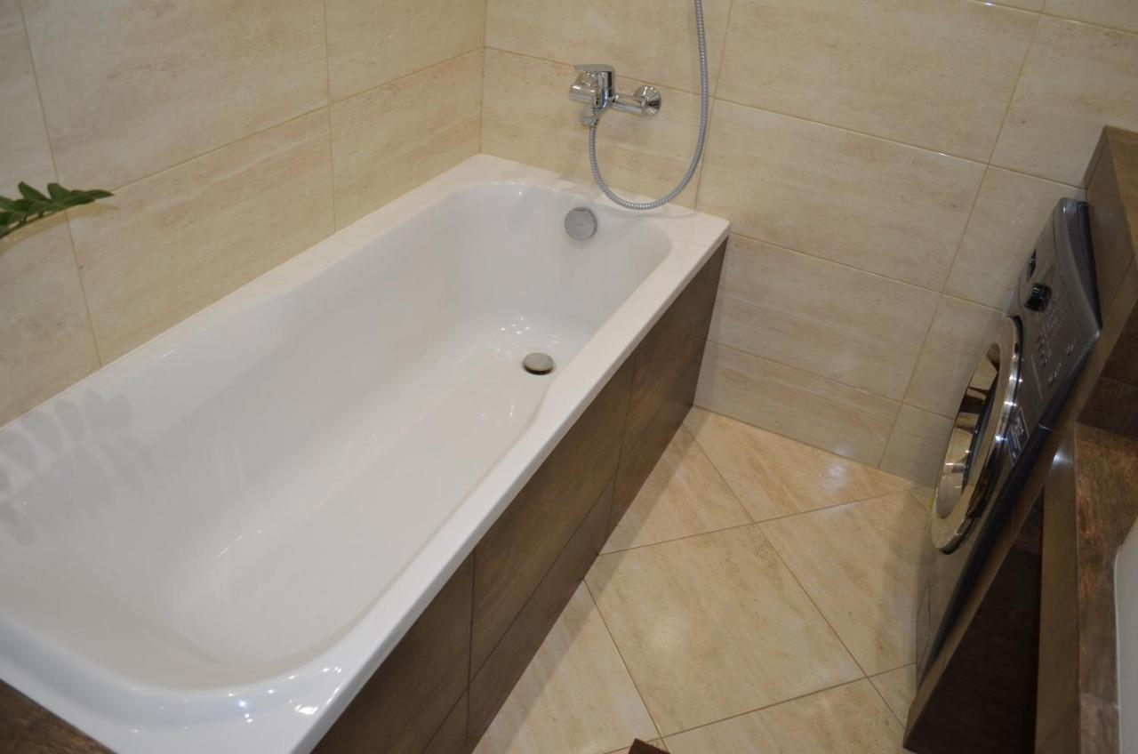 Apartment On Getmana Vigovskogo 49 리우네 외부 사진